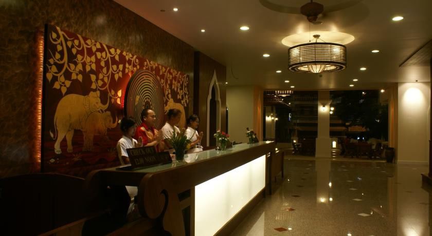 Hotel Aiyara Palace