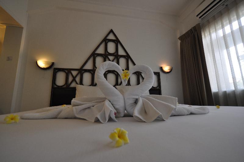 Basaya & 3* Pattaya