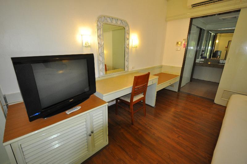 Basaya & Hotel 3*