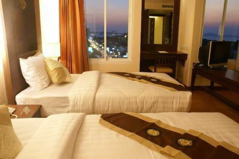 Aiyara Palace Hotel