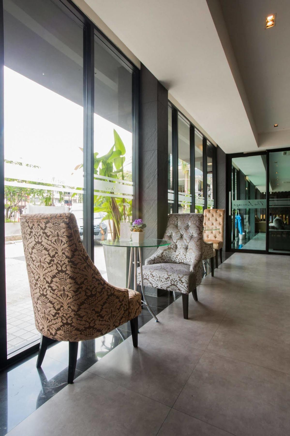 Place Serviced 3* Pattaya