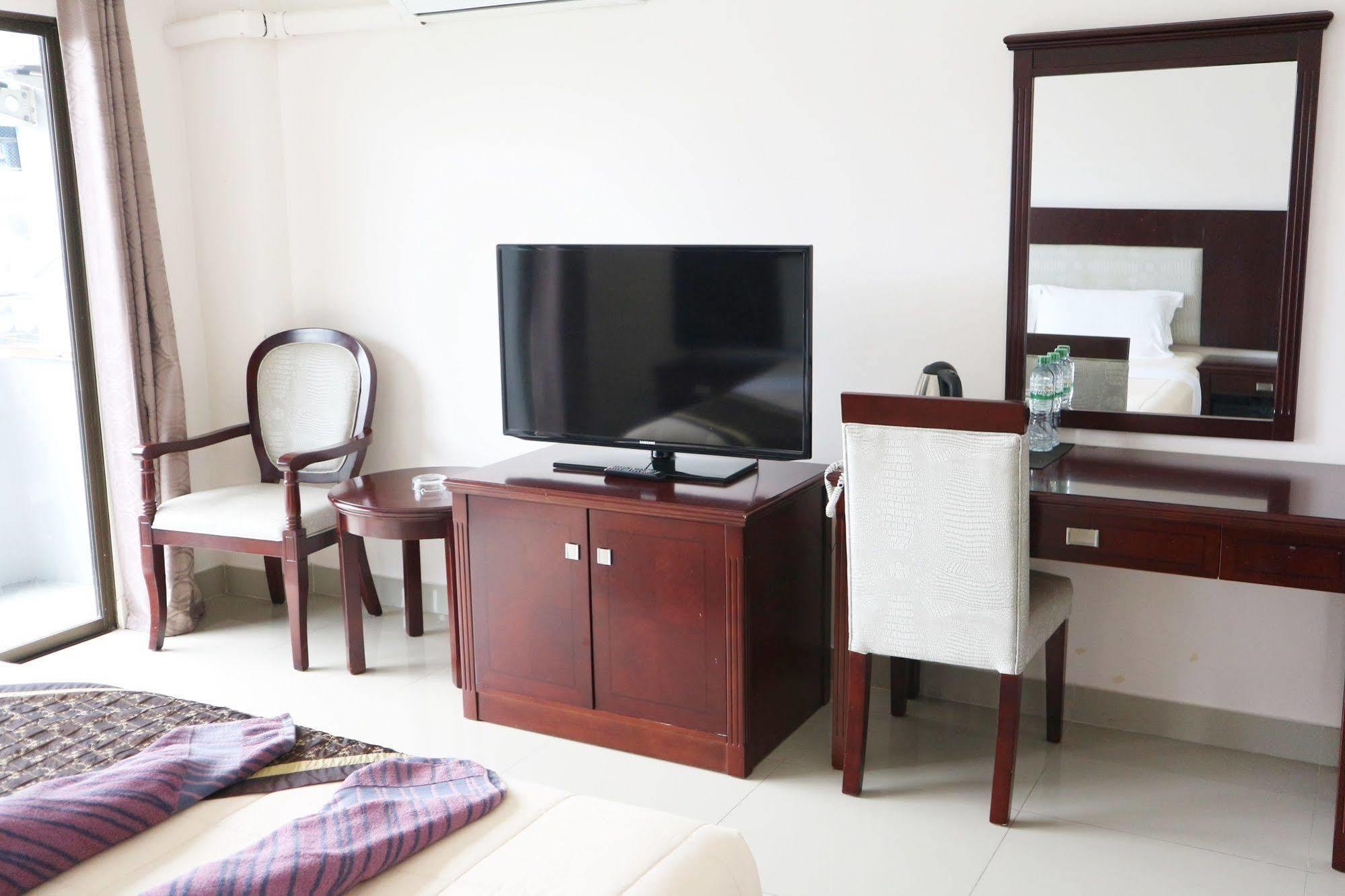 Hotel Chaplin 3*