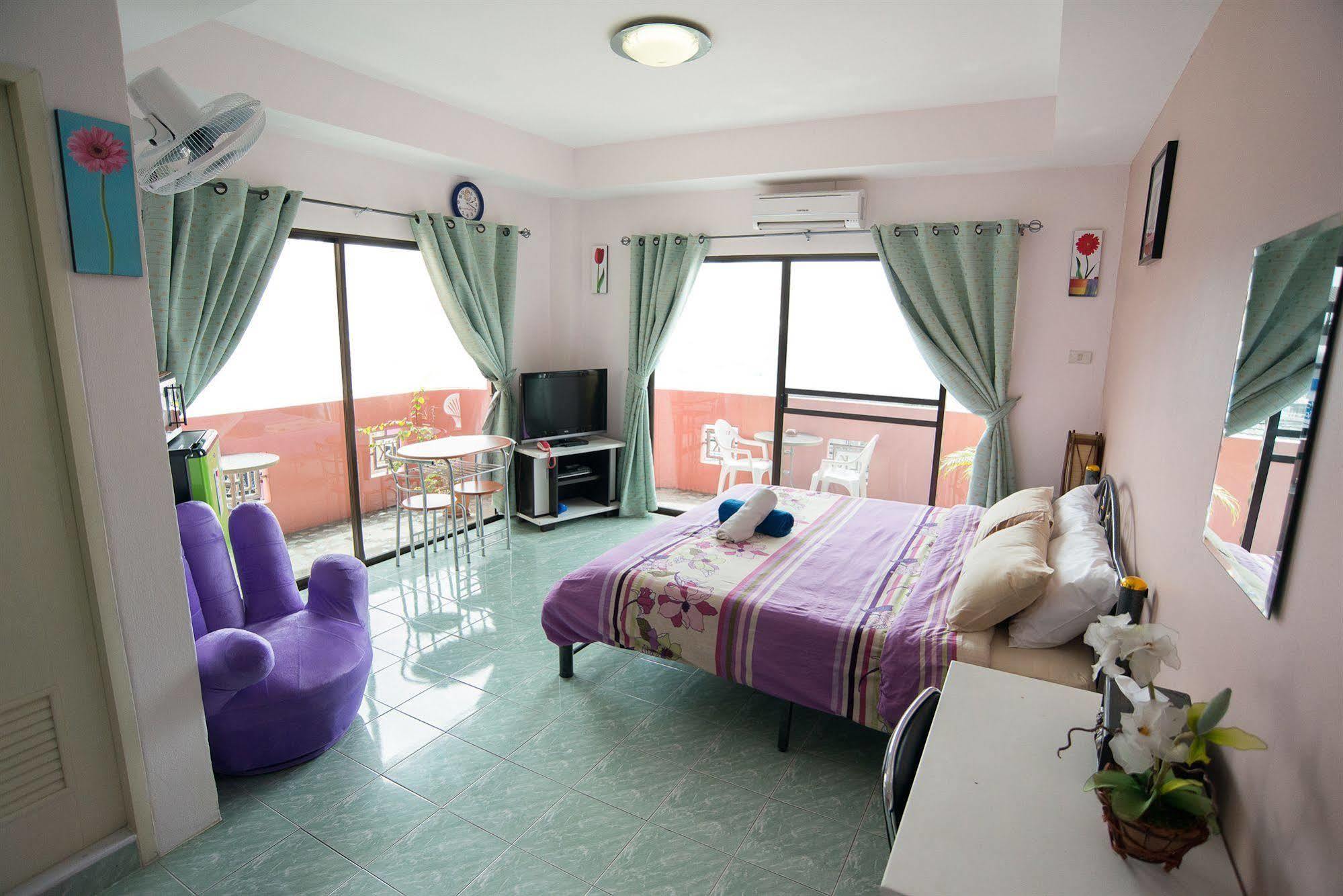 Pattaya Holiday Lodge Apartment