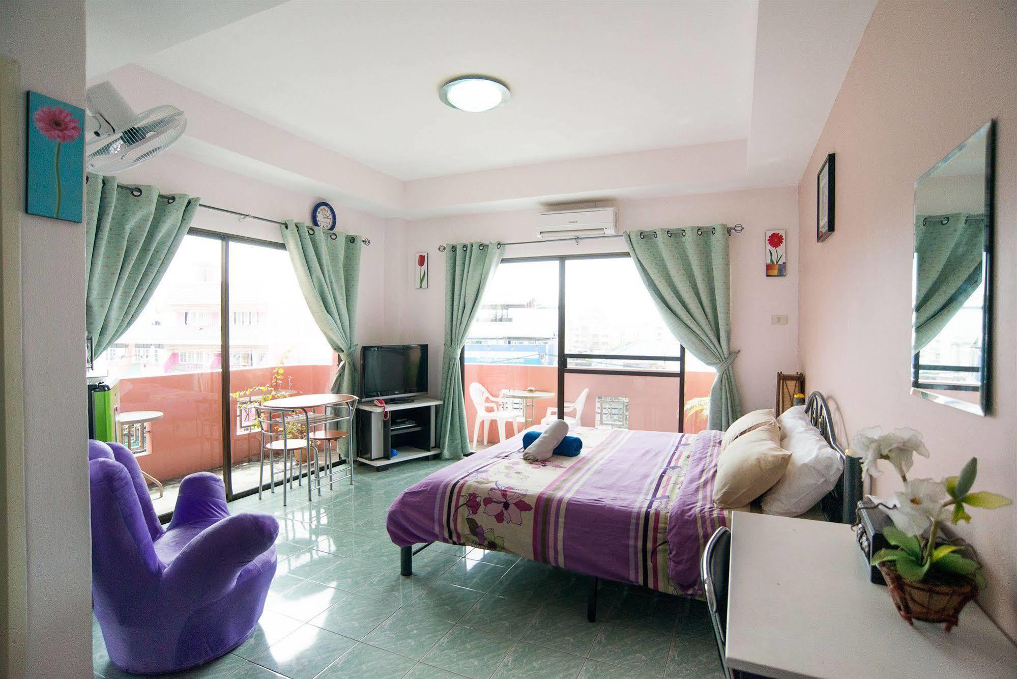 Pattaya Holiday Lodge Apartment *