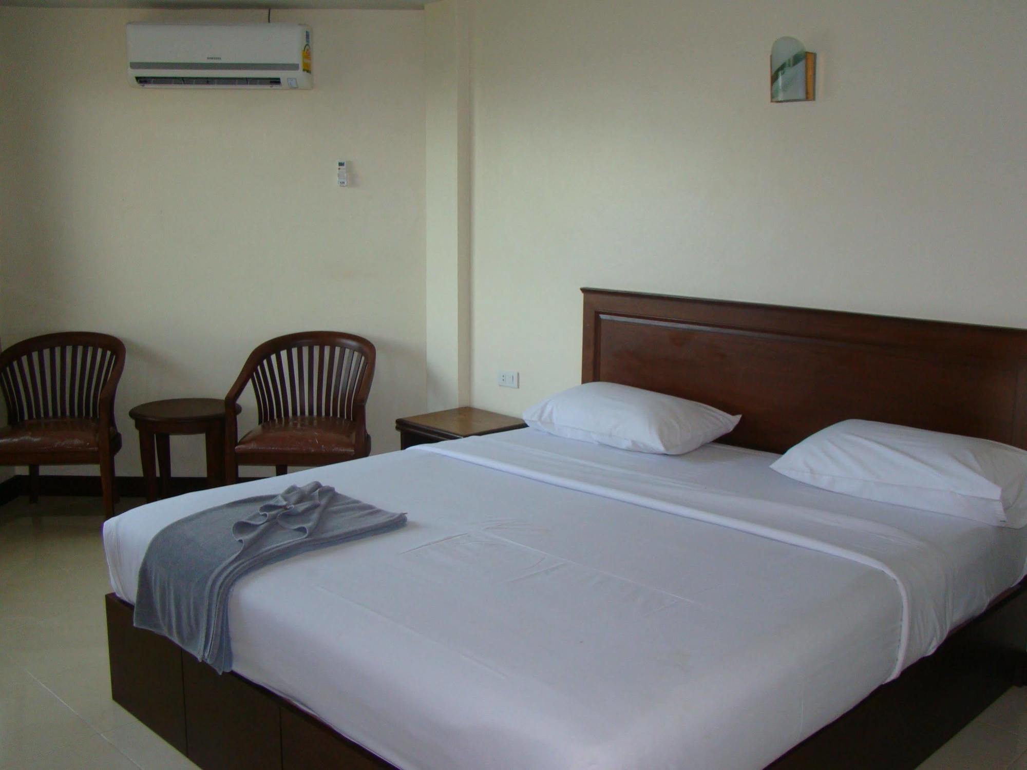 Twin Palms Pattaya, Sha Extra Certified Hotel