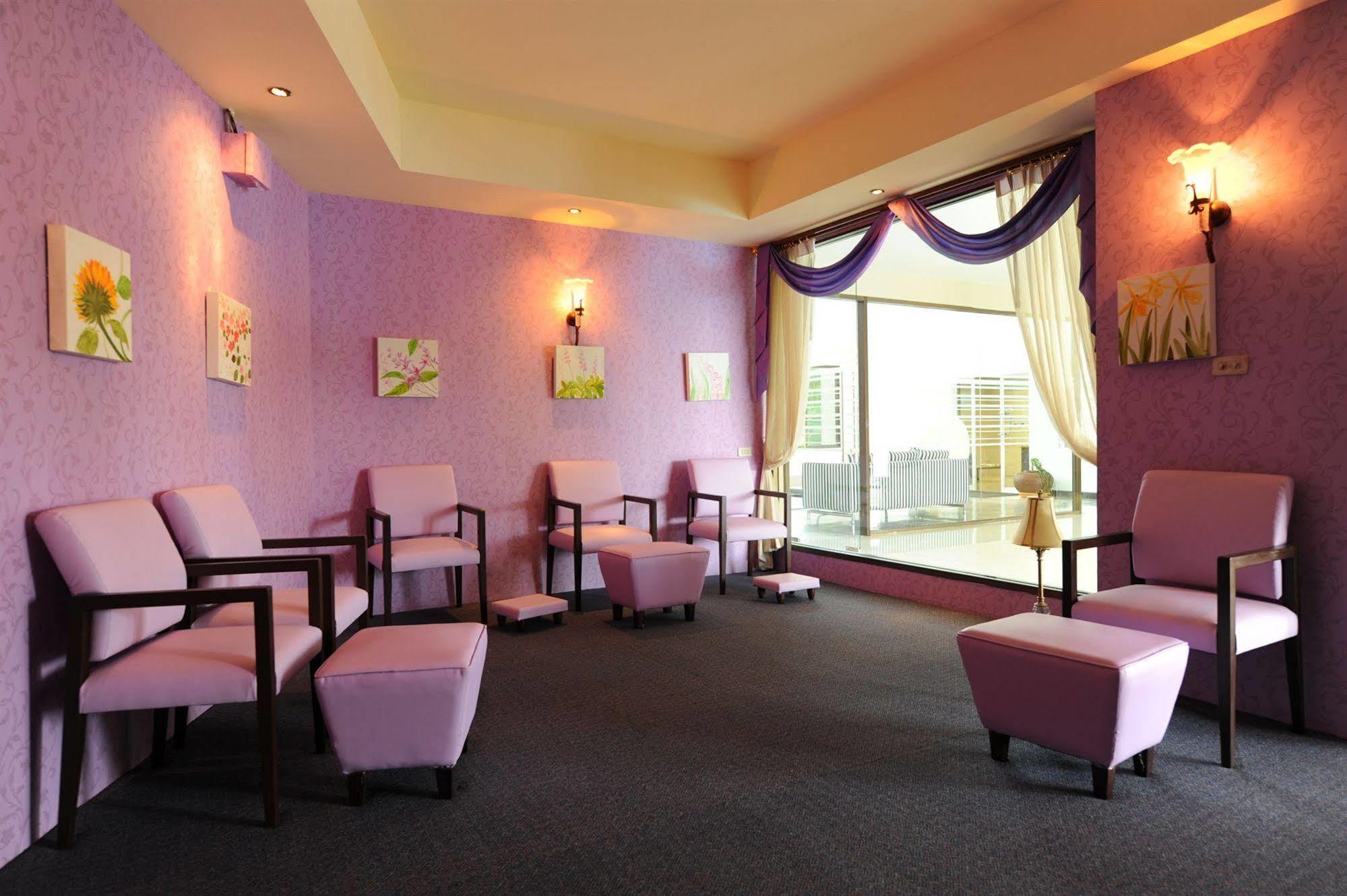 Hotel Angket Hip 4*