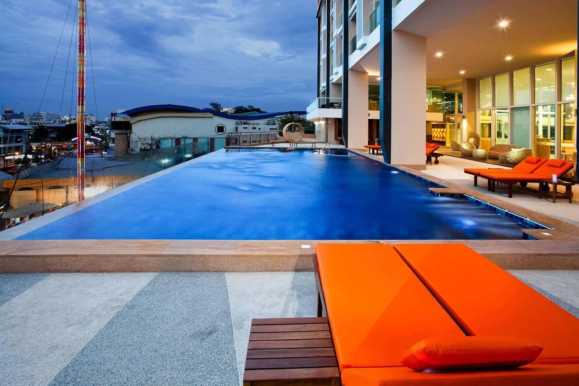 Hotel Balihai Bay 4*