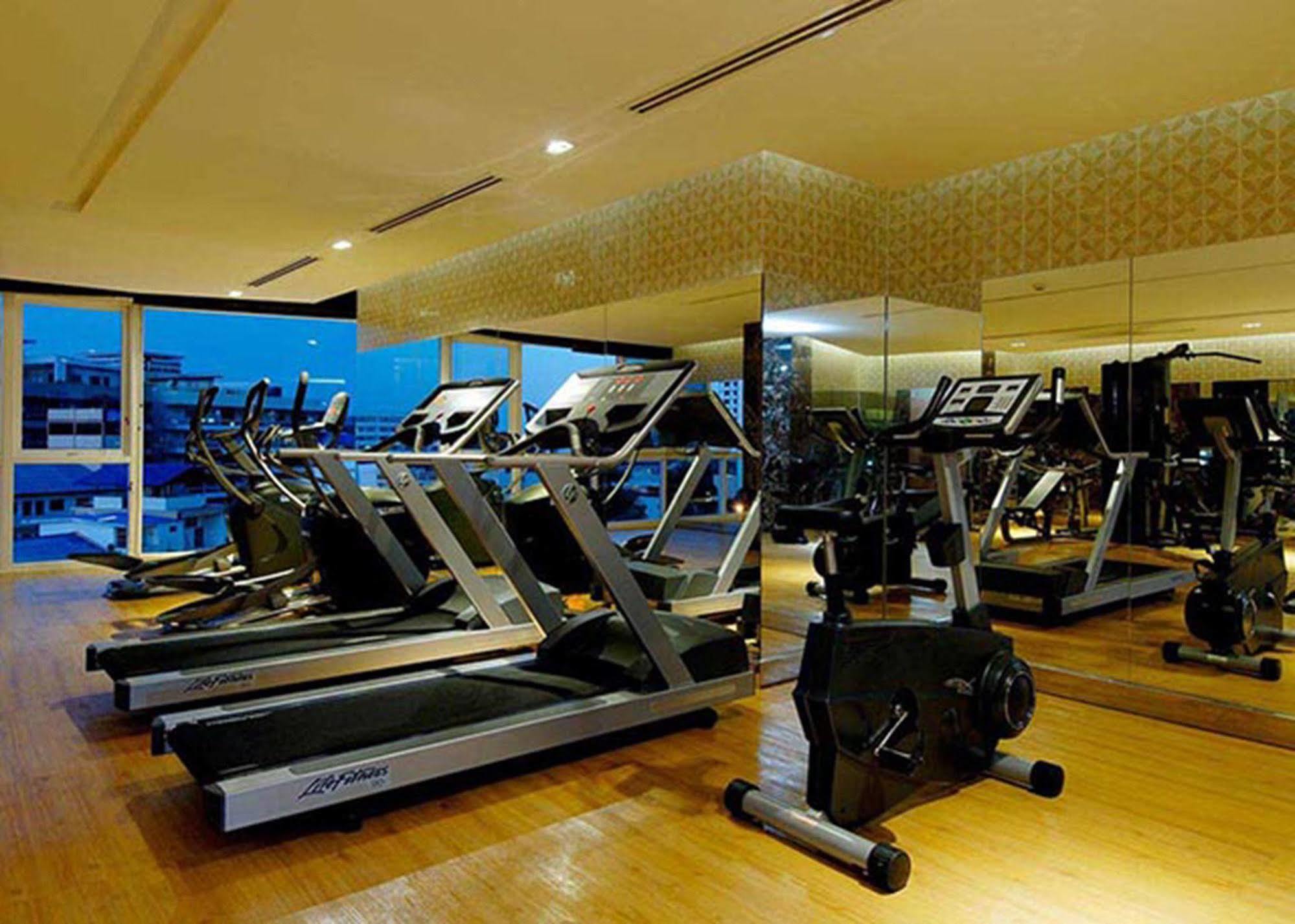 Hotel Centara Nova 4*