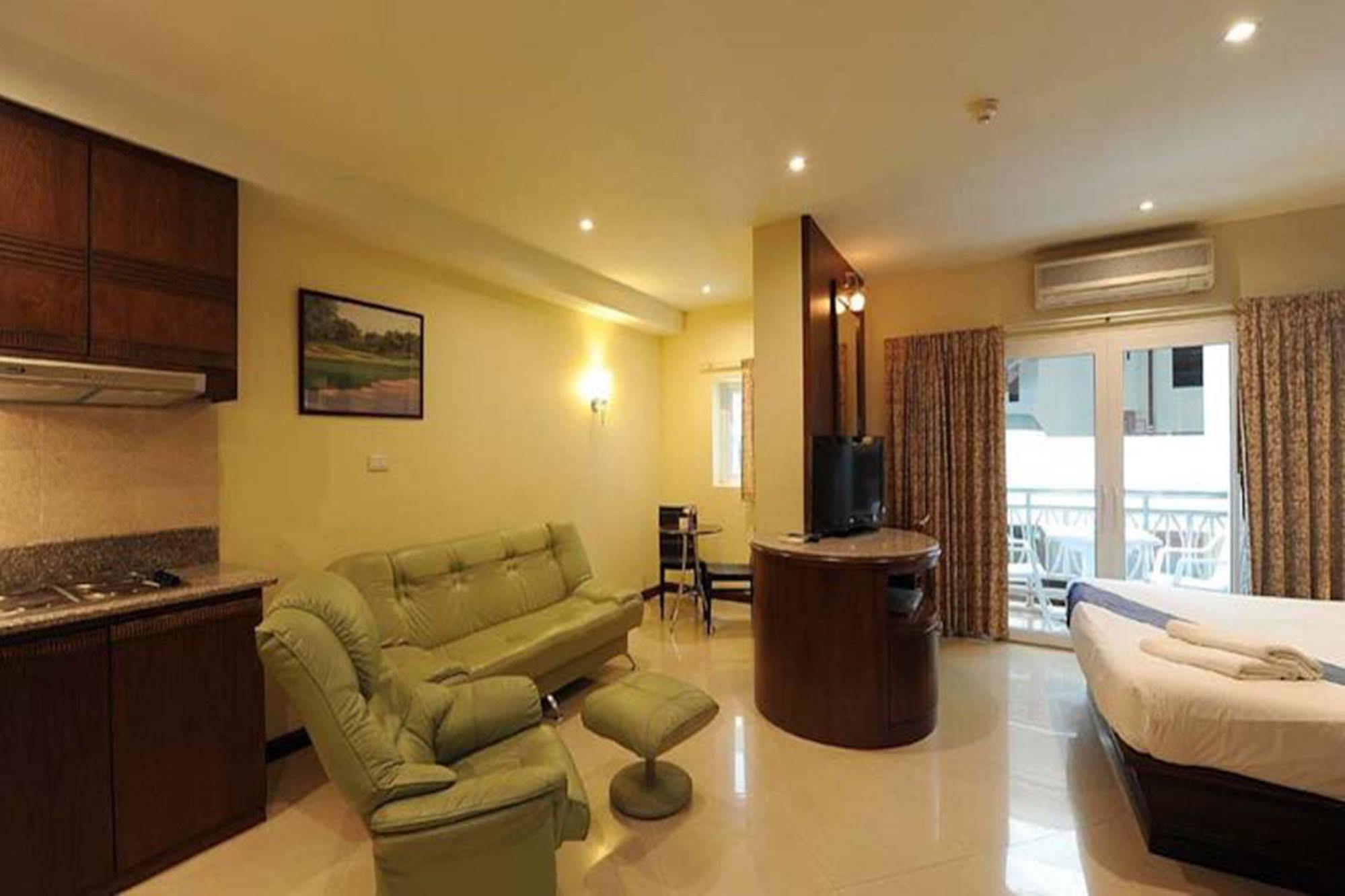 Aparthotel Whitehouse Condotel 3*