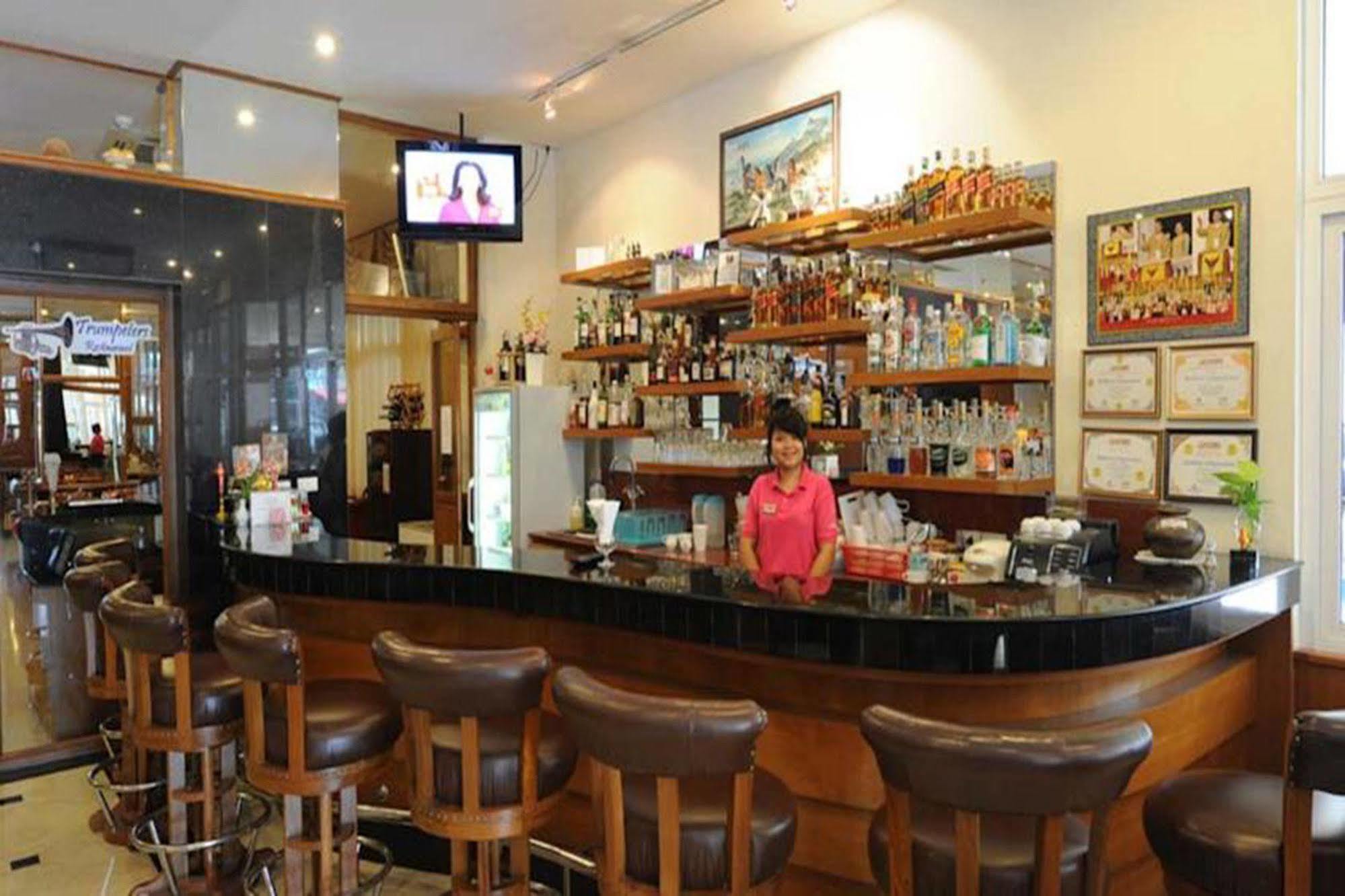 Whitehouse Condotel 3* Pattaya