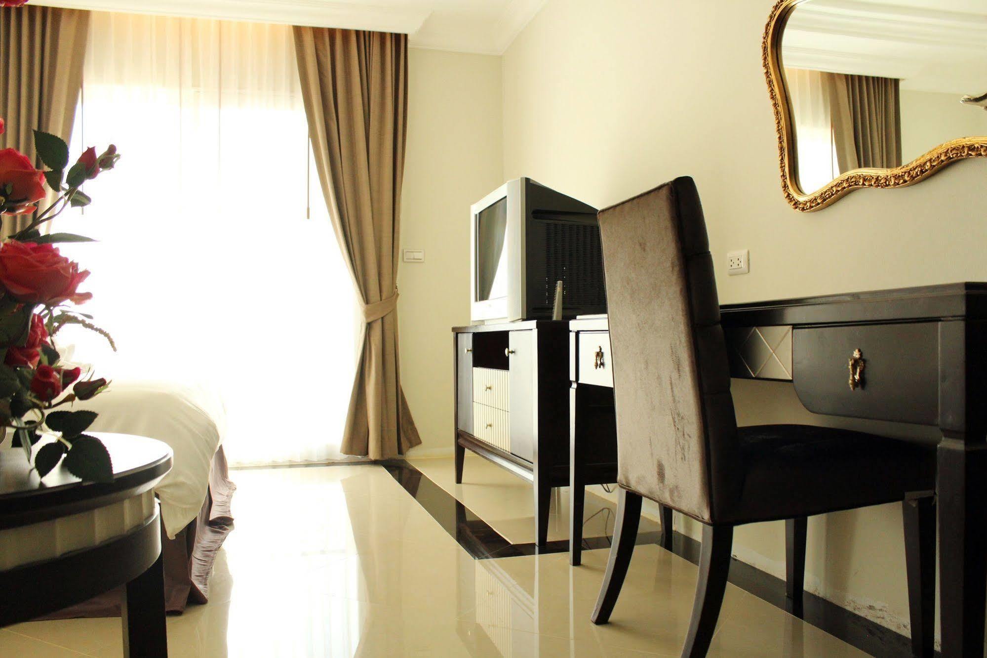 Lk Crystal Place Apartment