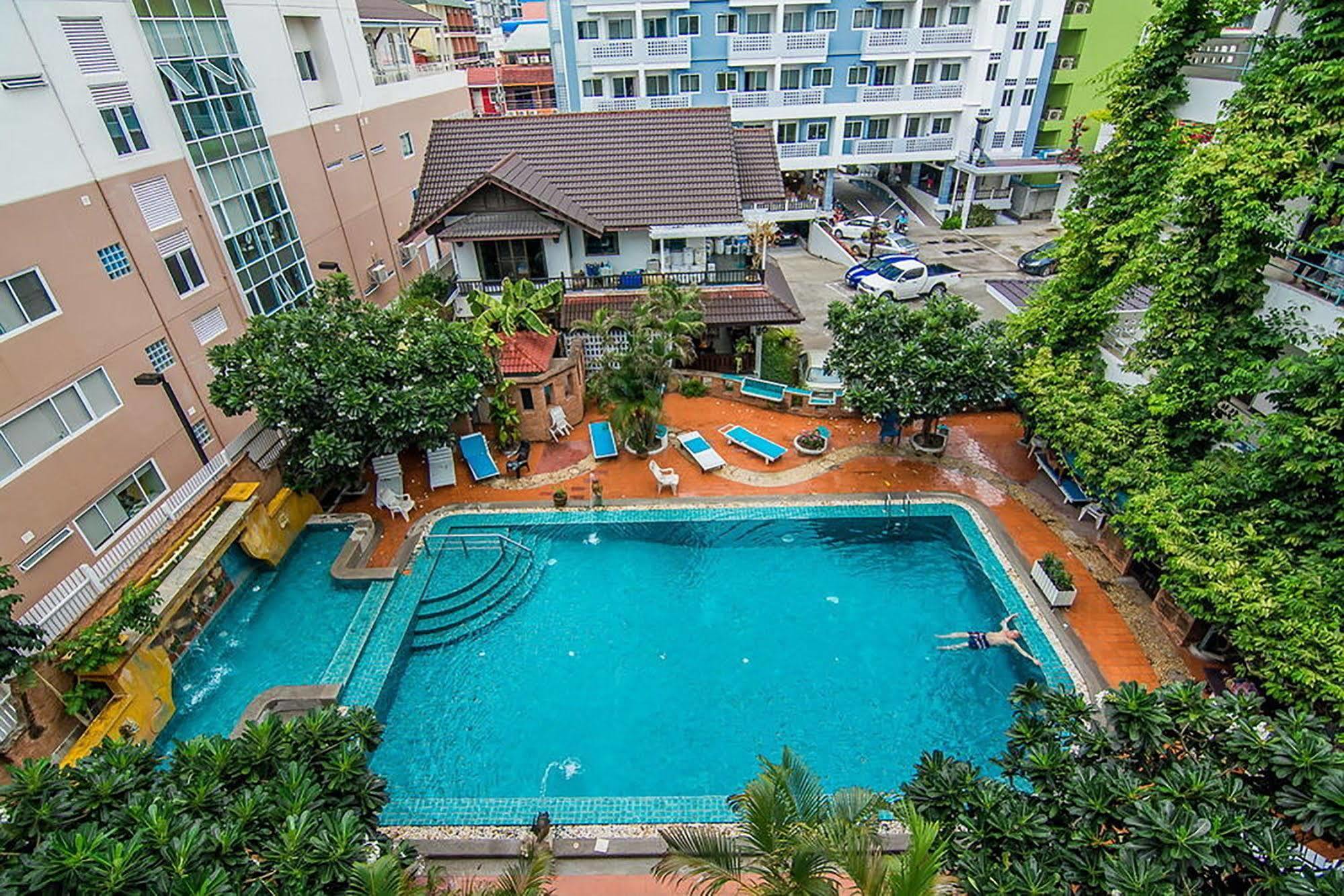 Hotel Sutus Court 3 Pattaya