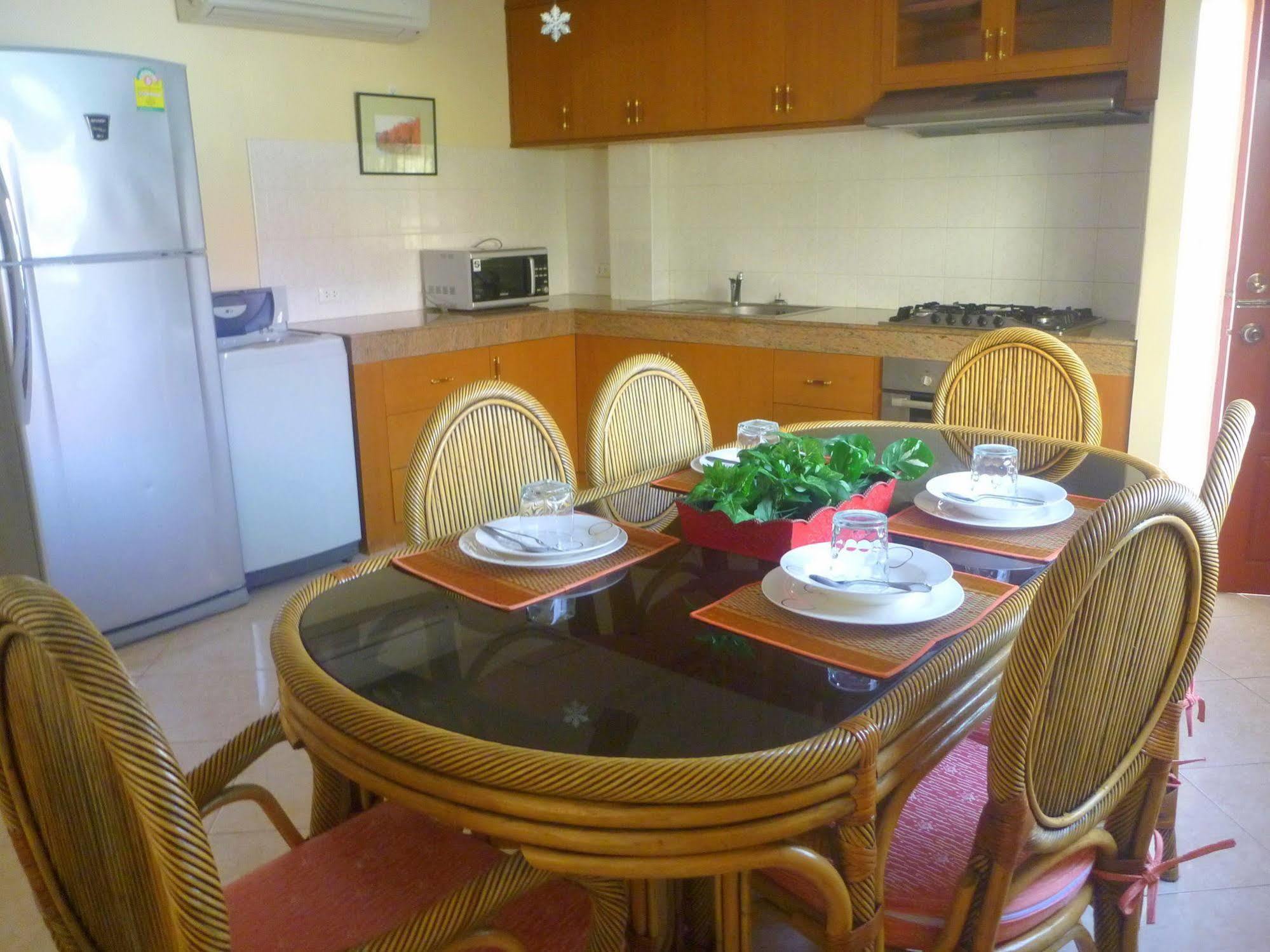 Butterfly Garden Boutique Residences Apts And Villas, A Lifestyle Destination Ex Lg 1-3 Bedroom Units , Full Kitchen, 2 Full Bathrooms, Rain Shower, Bath, Free Bbq, Free Fast Fiber Optic Wifi, Staff 24-7