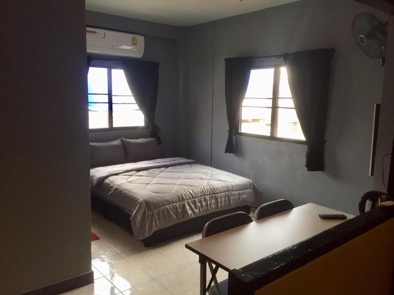 Shanghai Monna Bar Pattaya