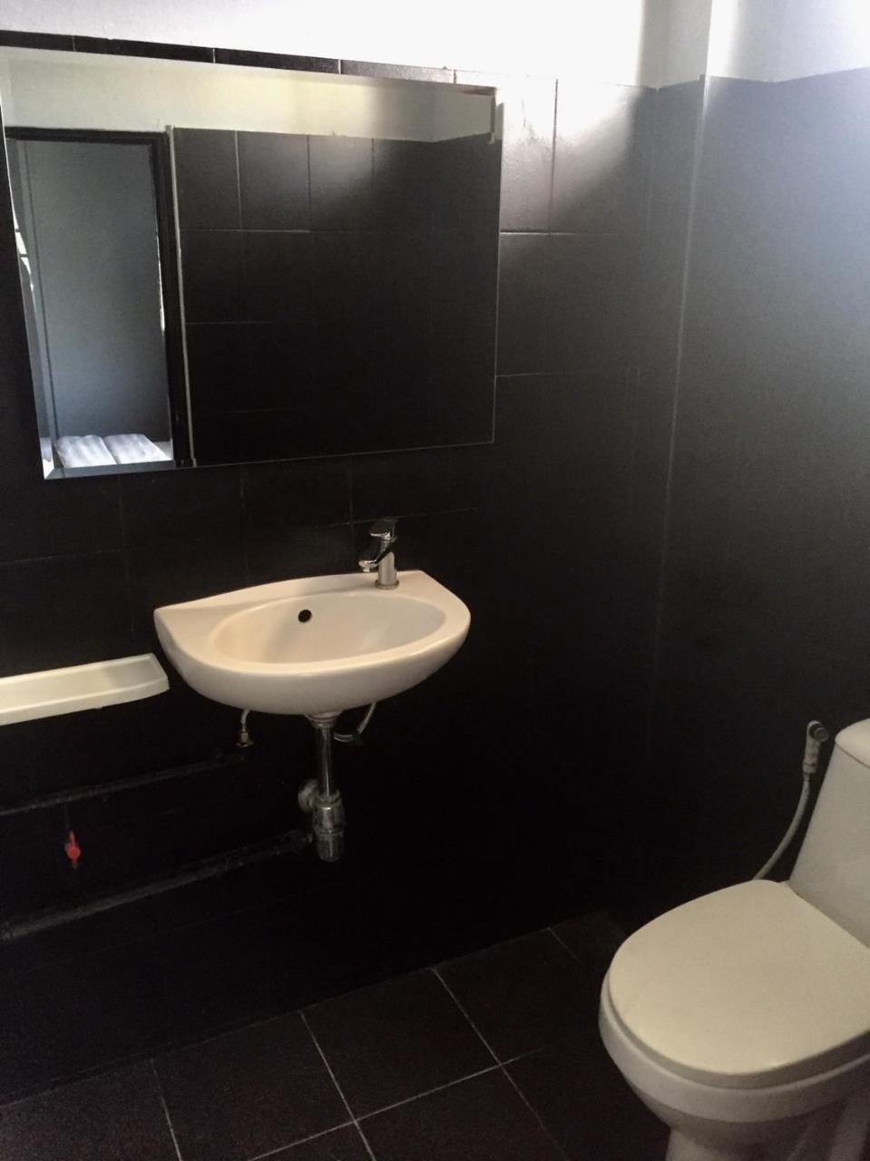 Shanghai Monna Bar Guest house