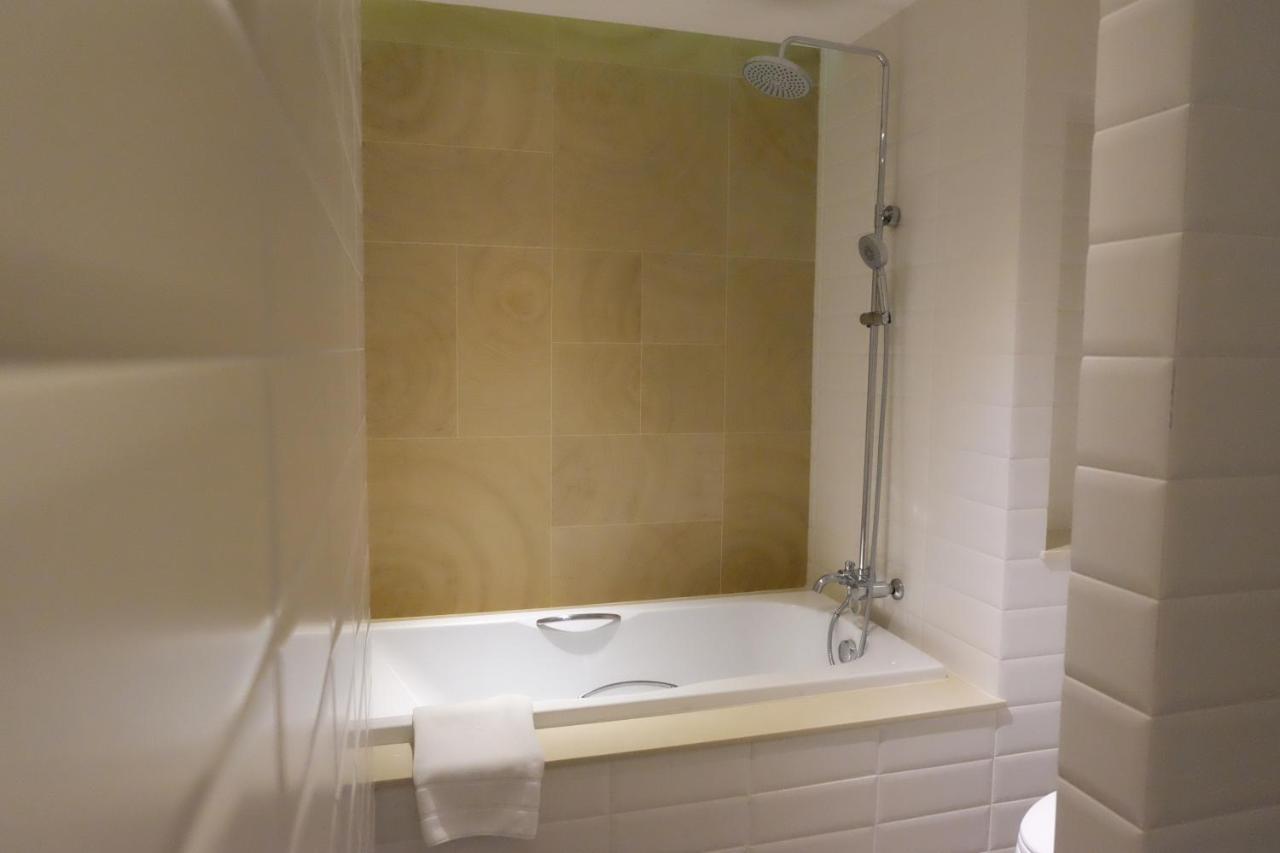 Season Five Hotel 4*