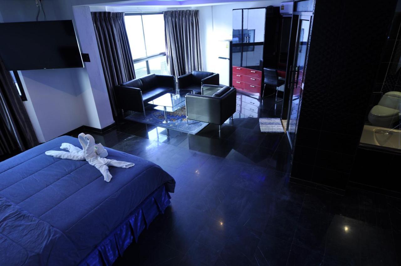 Koenig Mansion โรงแรม 4*