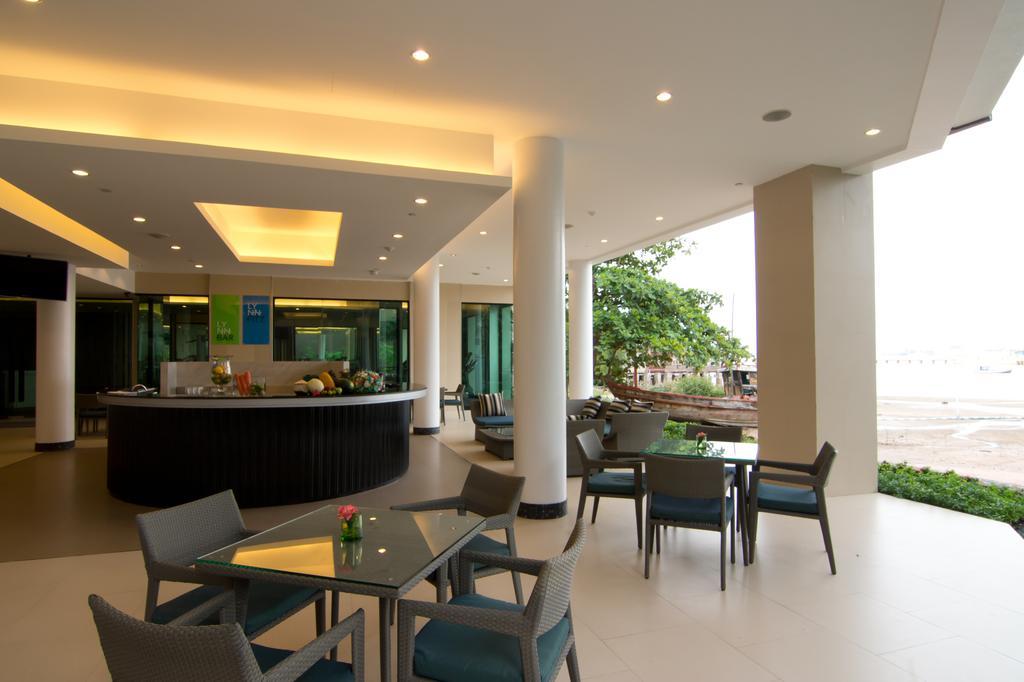 Way Hotel