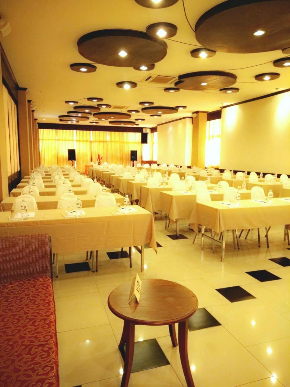Phuphaya 4* Pattaya