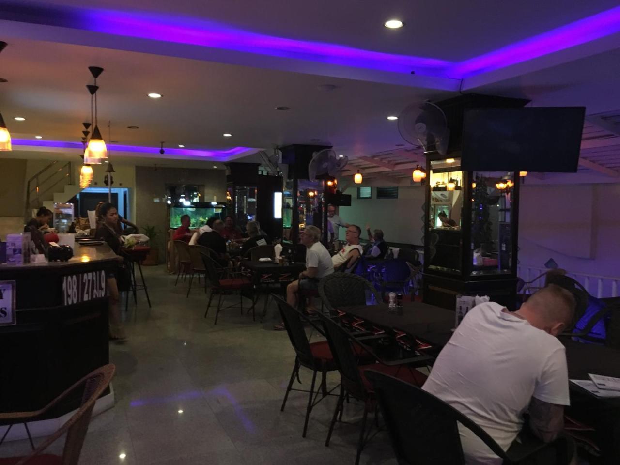 Hotel Zip Lounge&apartments 3*