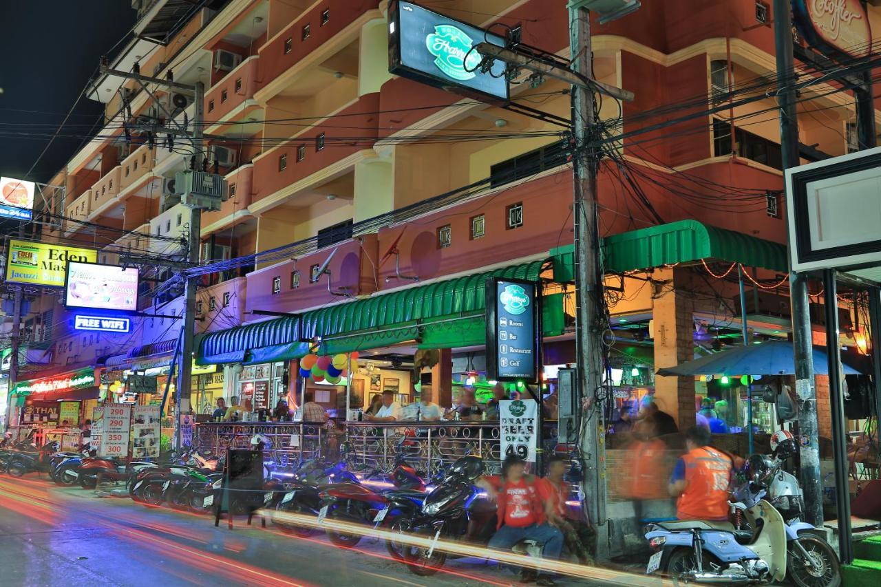 Hotel Harrys Bar & Restaurant Pattaya