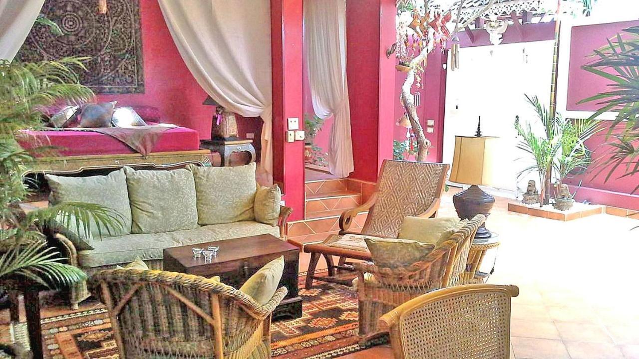Amazing Tropical Family Thai Style Costs Included * Pattaya