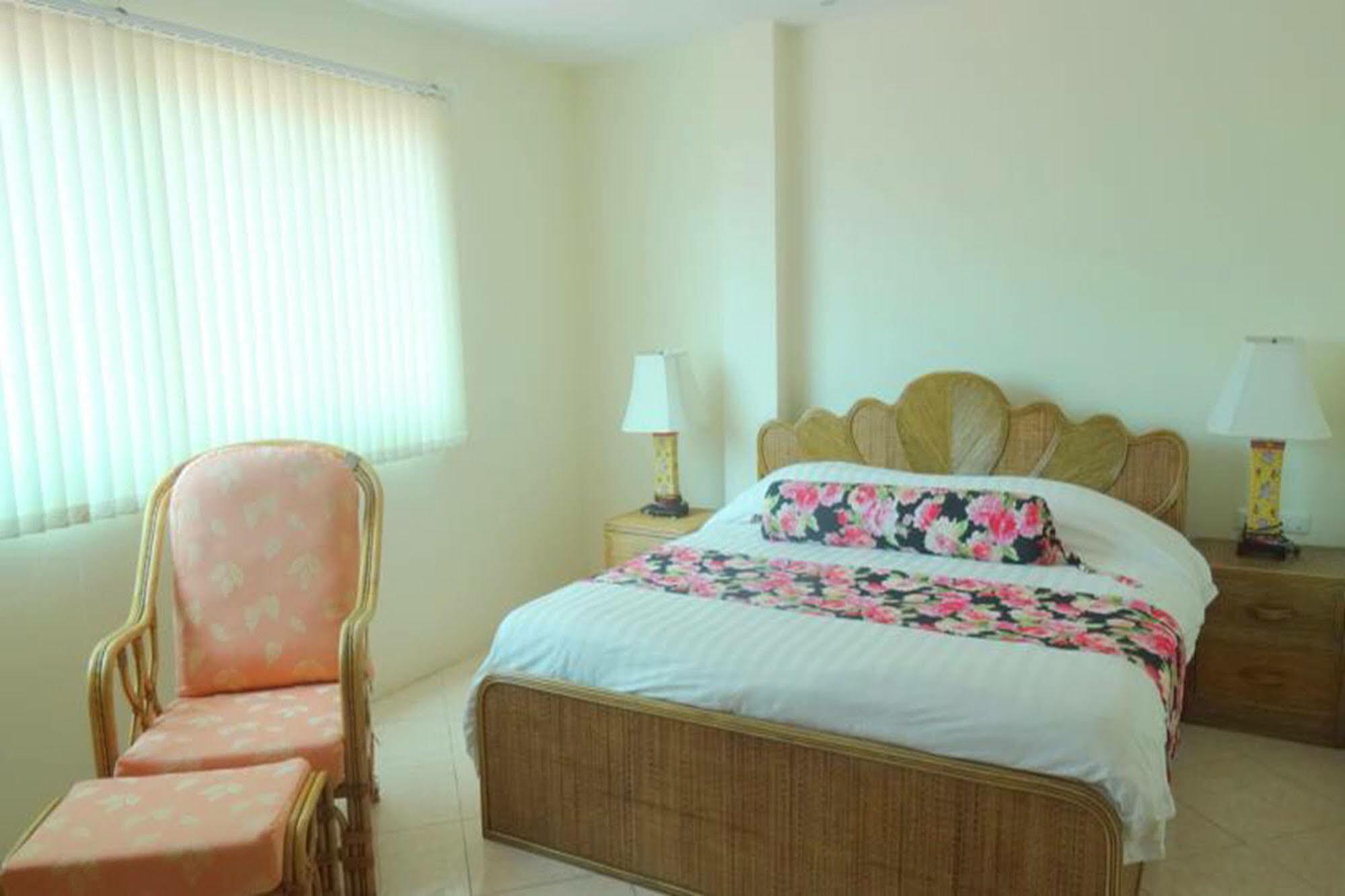 Aparthotel Butterfly Garden Boutique Residences Apts And Villas, A Lifestyle Destination Ex Lg 1-3 Bedroom Units , Full Kitchen, 2 Full Bathrooms, Rain Shower, Bath, Free Bbq, Free Fast Fiber Optic Wifi, Staff 24-7