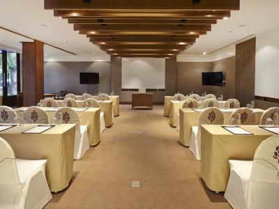 Woodlands And Resort 4*