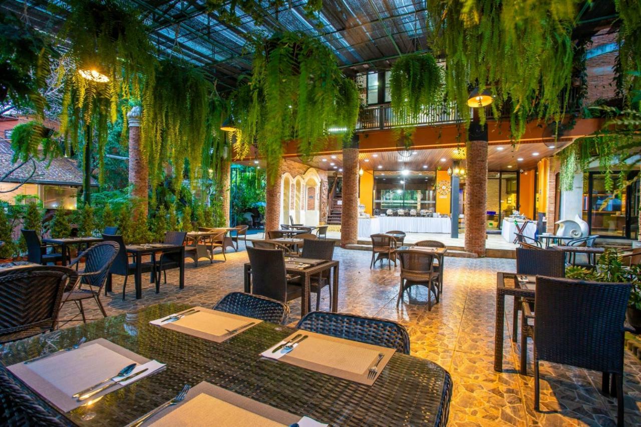 Floral - Dolphin Circle Resort Pattaya