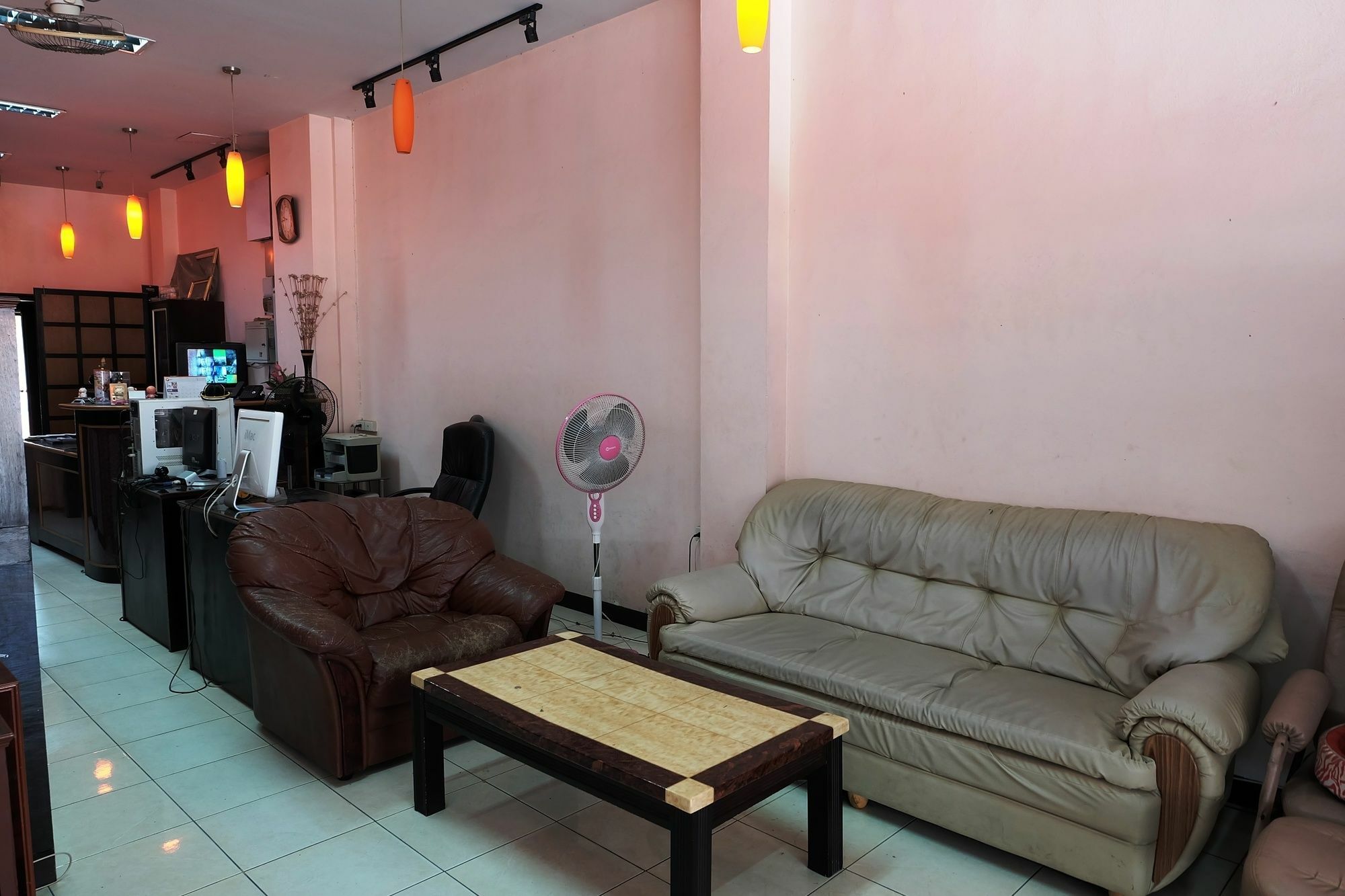 Parinya's Inn 2*