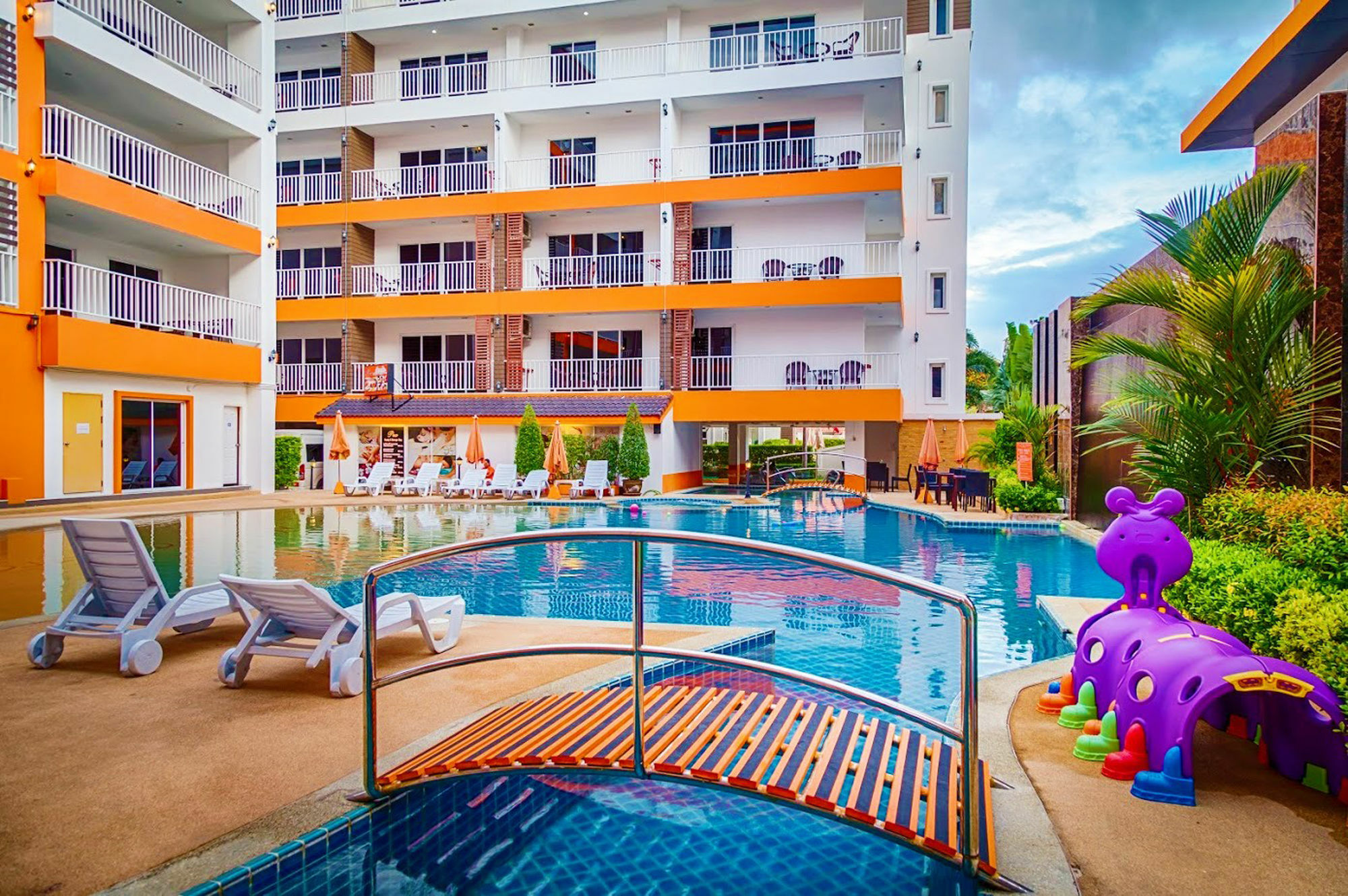 Family Aparthotel 3*