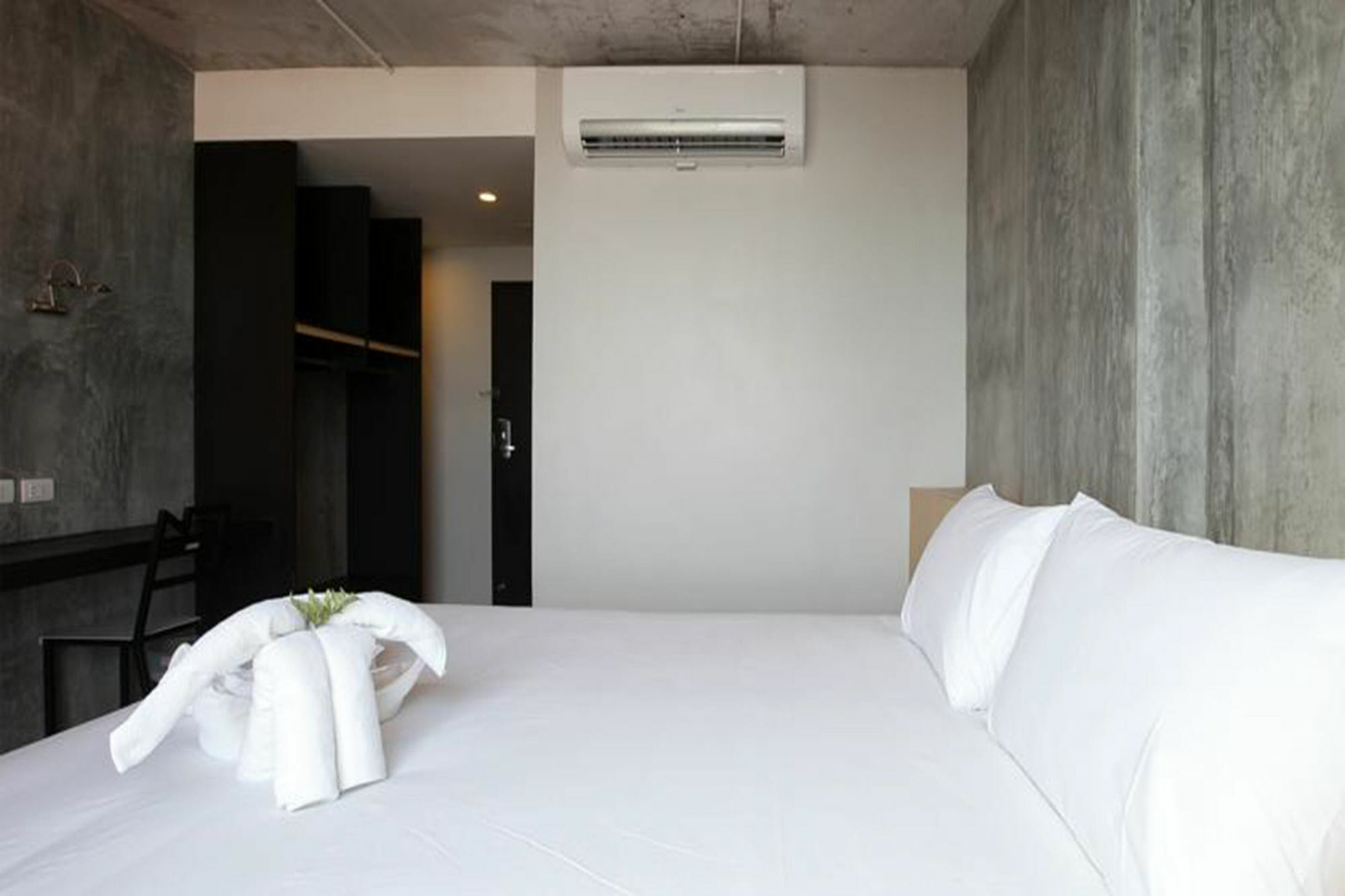 Hotel B2 South