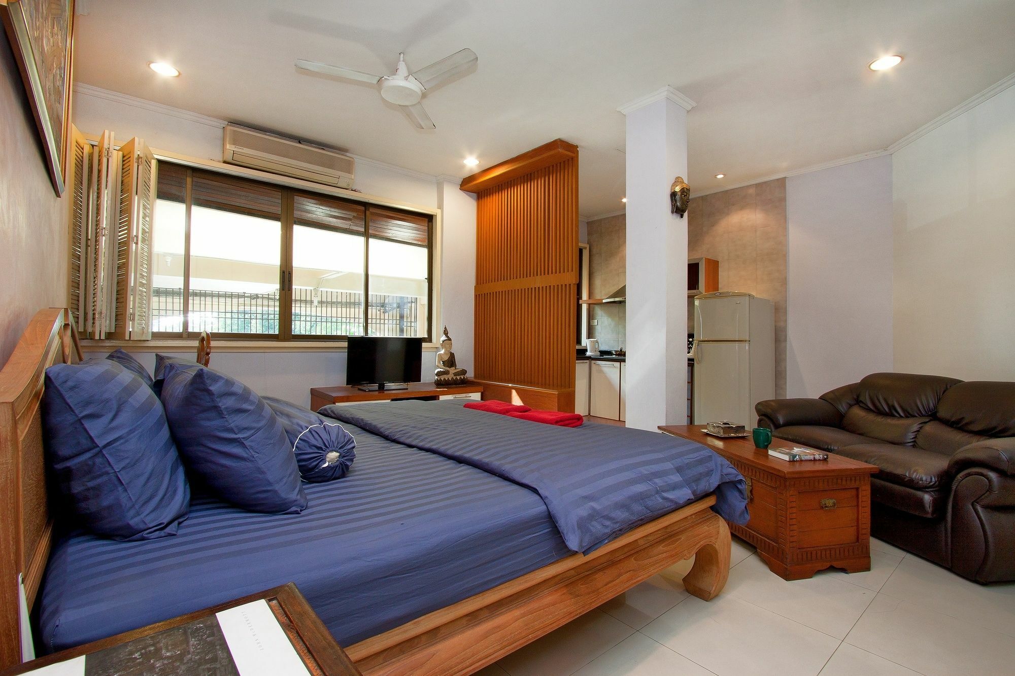 Argyle Apartment *