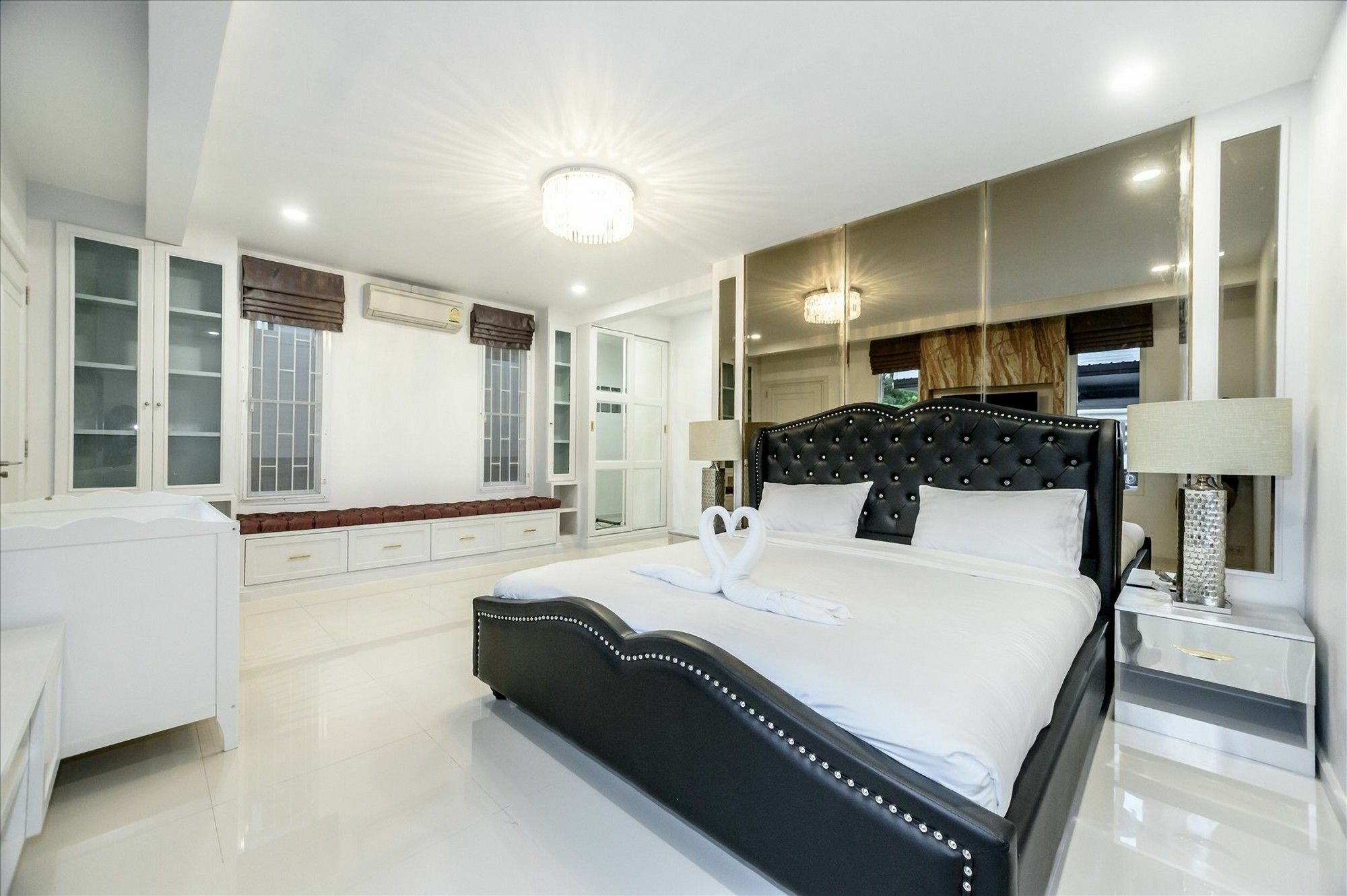 Villa 4bd Pool With Jacuzzi - Exquisite Pool A
