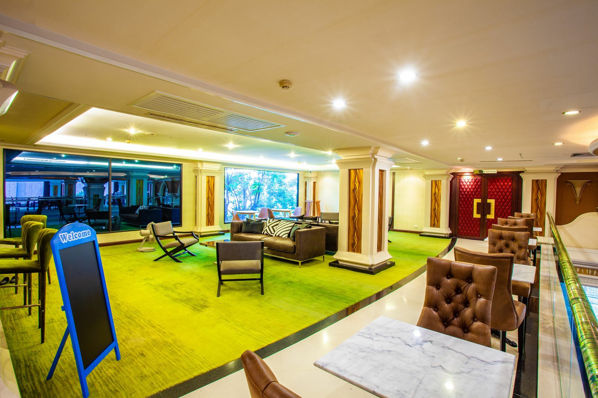 Floral - Dolphin Circle Resort