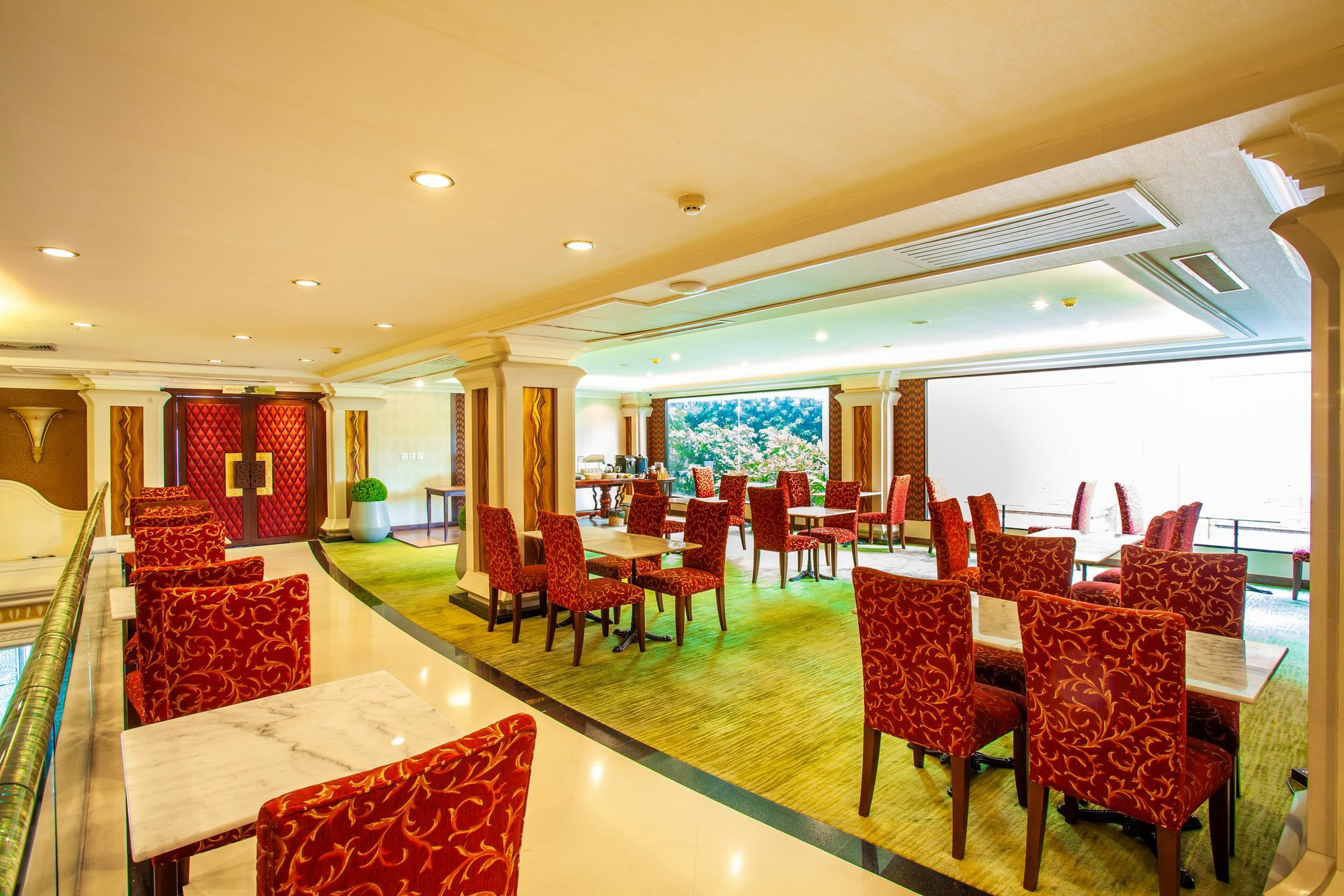 Floral - Dolphin Circle Resort