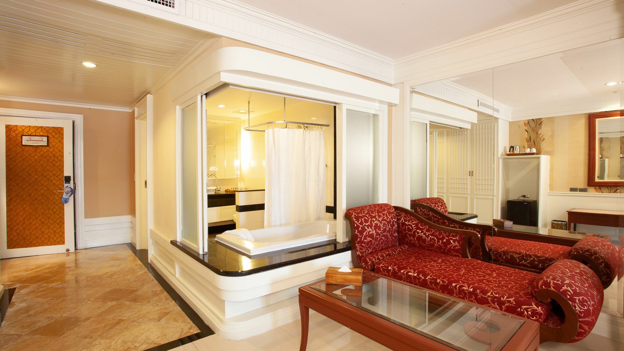 Floral - Dolphin Circle Resort Pattaya