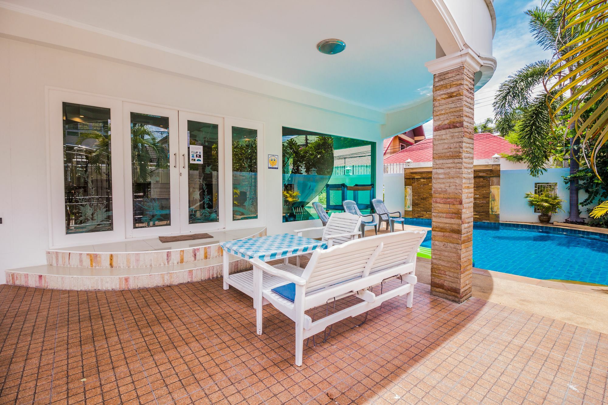 Baan Kanittha - Tewaree 4 Bedrooms Pool