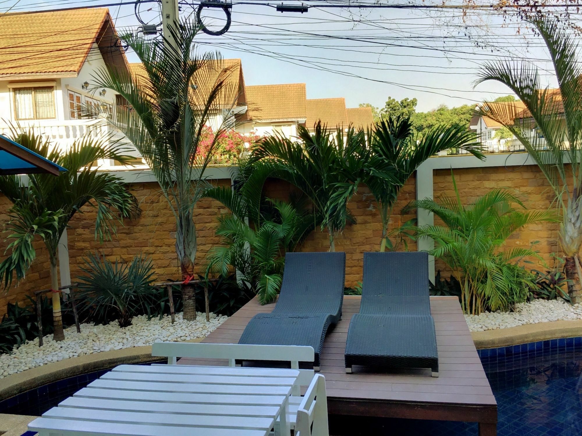 4poolvillas