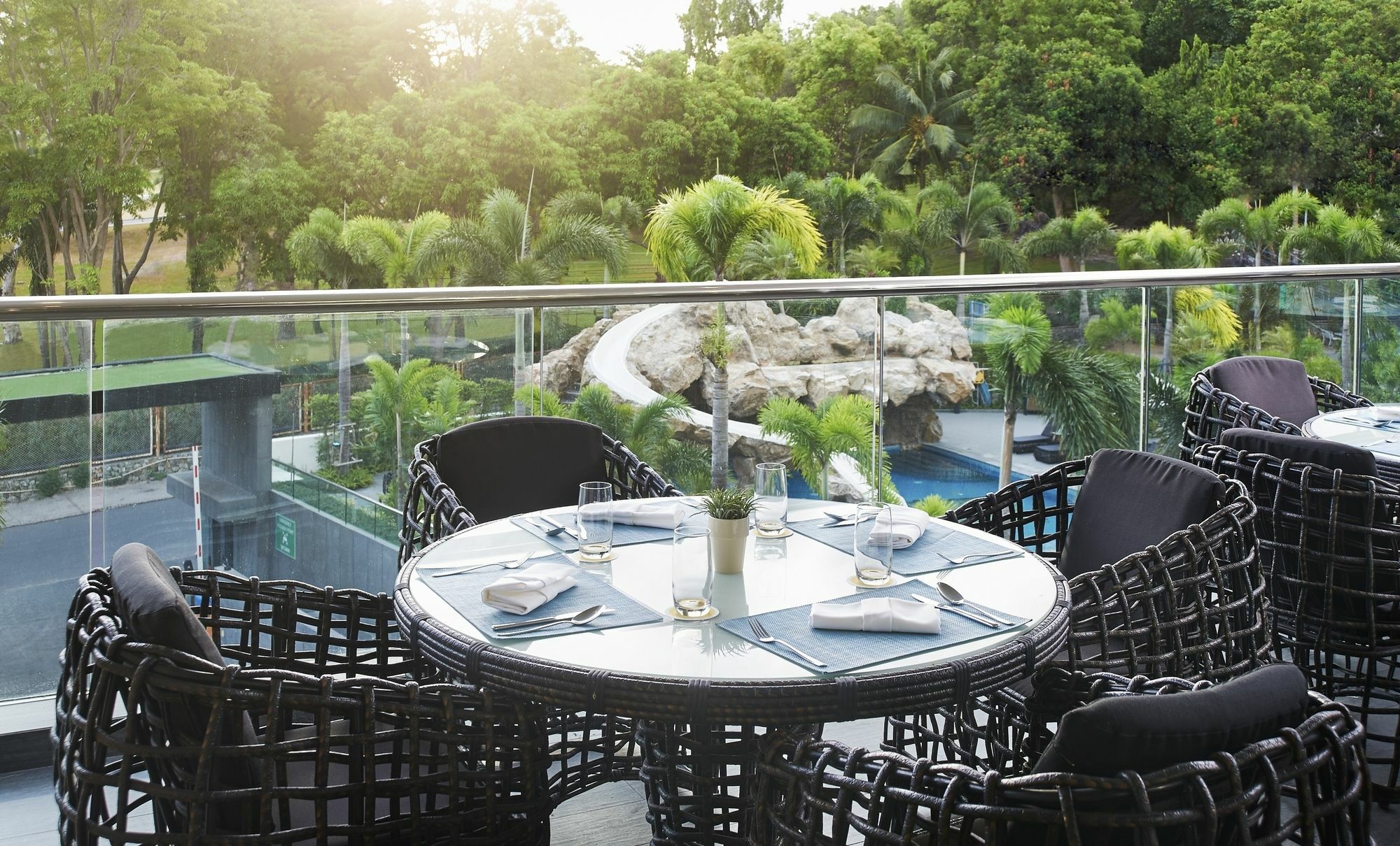 โรงแรม Amari Residences 5*