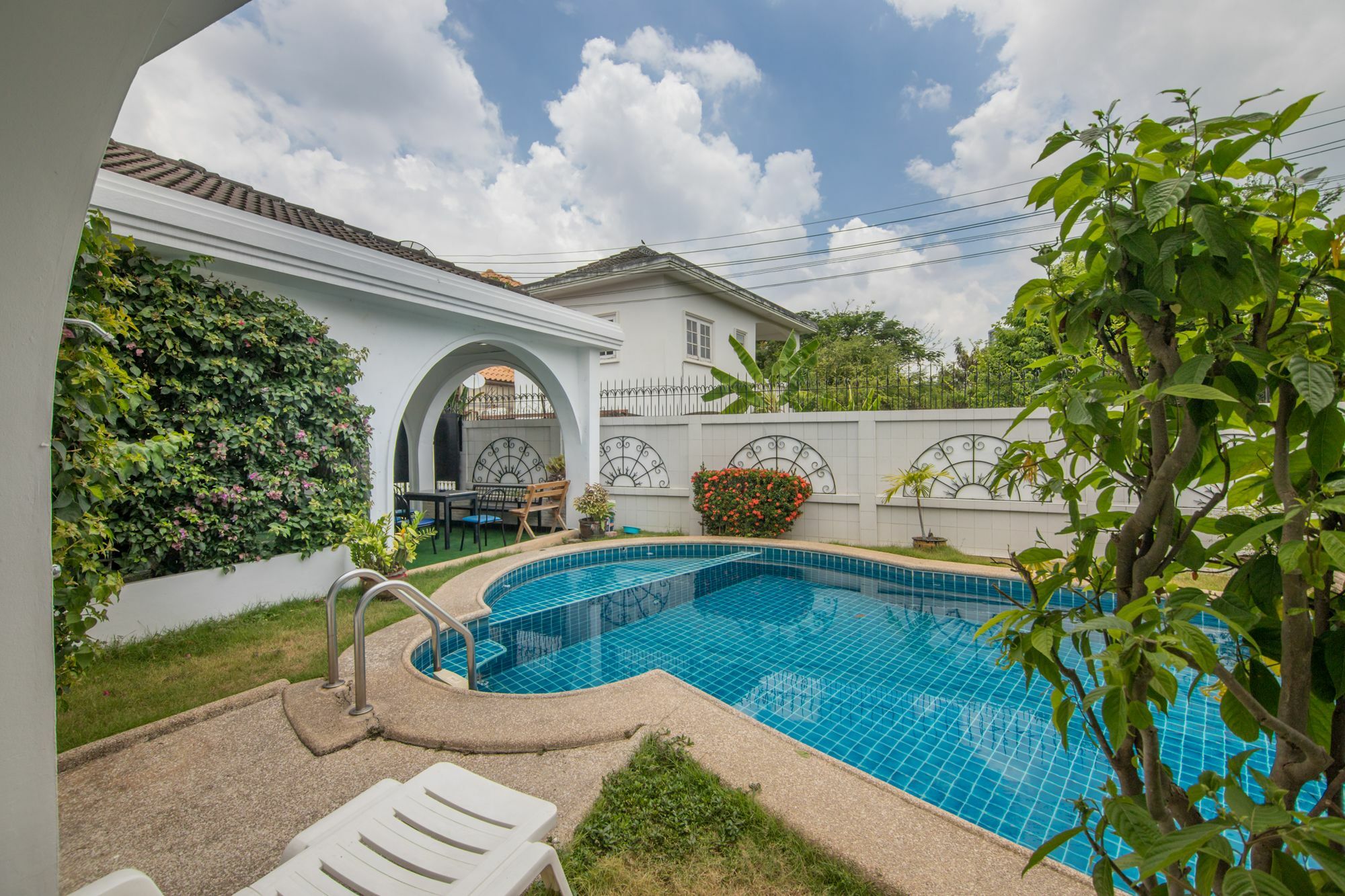 Nowhere Skittles Villa Pattaya