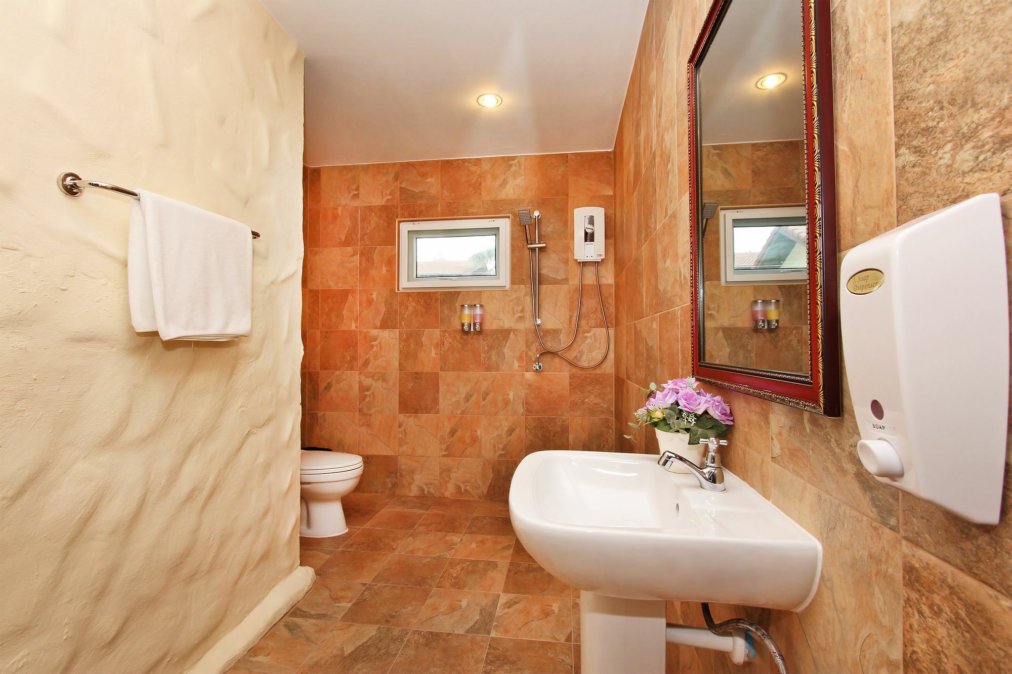 Nai Mueang Far With - 4 Bedroom Villa *