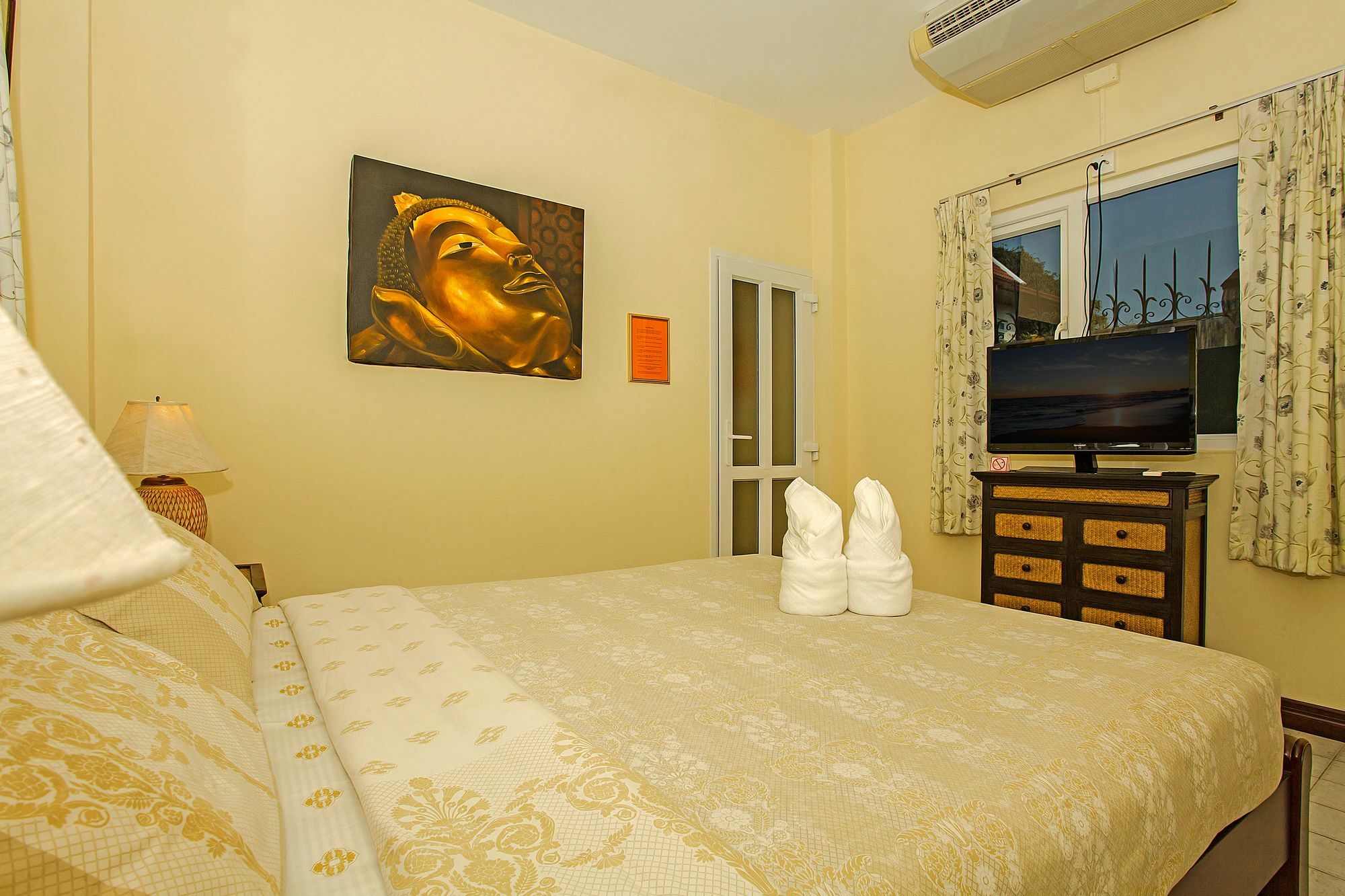 Nai Mueang Far With - 4 Bedroom Pattaya