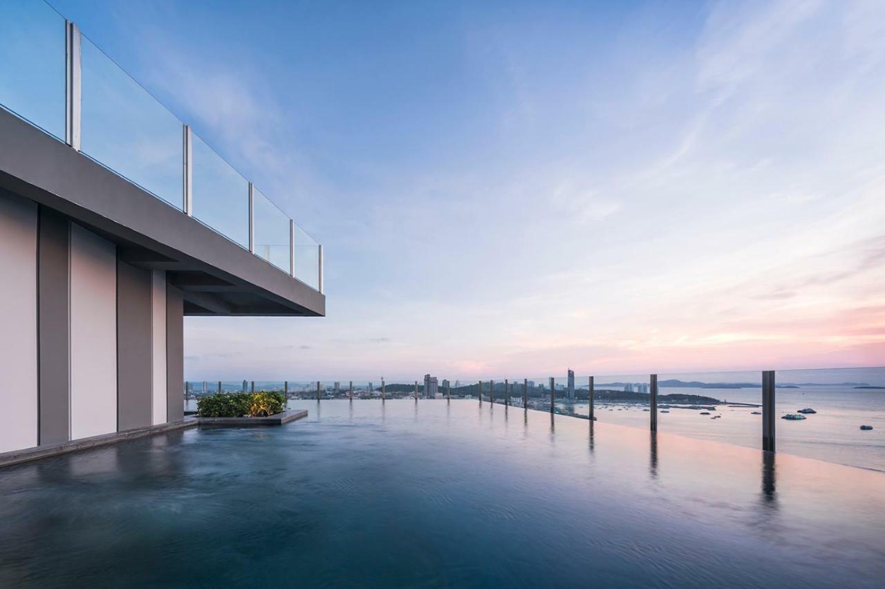 อพาร์ทเม้น Sea View Rooftop Pool *