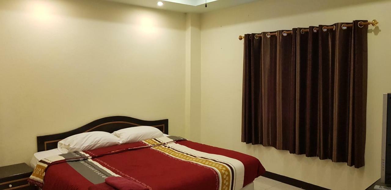 Parinya's Inn 2*
