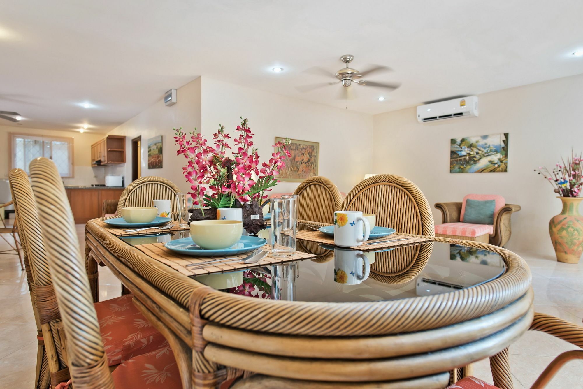 Aparthotel Butterfly Garden Boutique Residences Apts And Villas, A Lifestyle Destination Ex Lg 1-3 Bedroom Units , Full Kitchen, 2 Full Bathrooms, Rain Shower, Bath, Free Bbq, Free Fast Fiber Optic Wifi, Staff 24-7