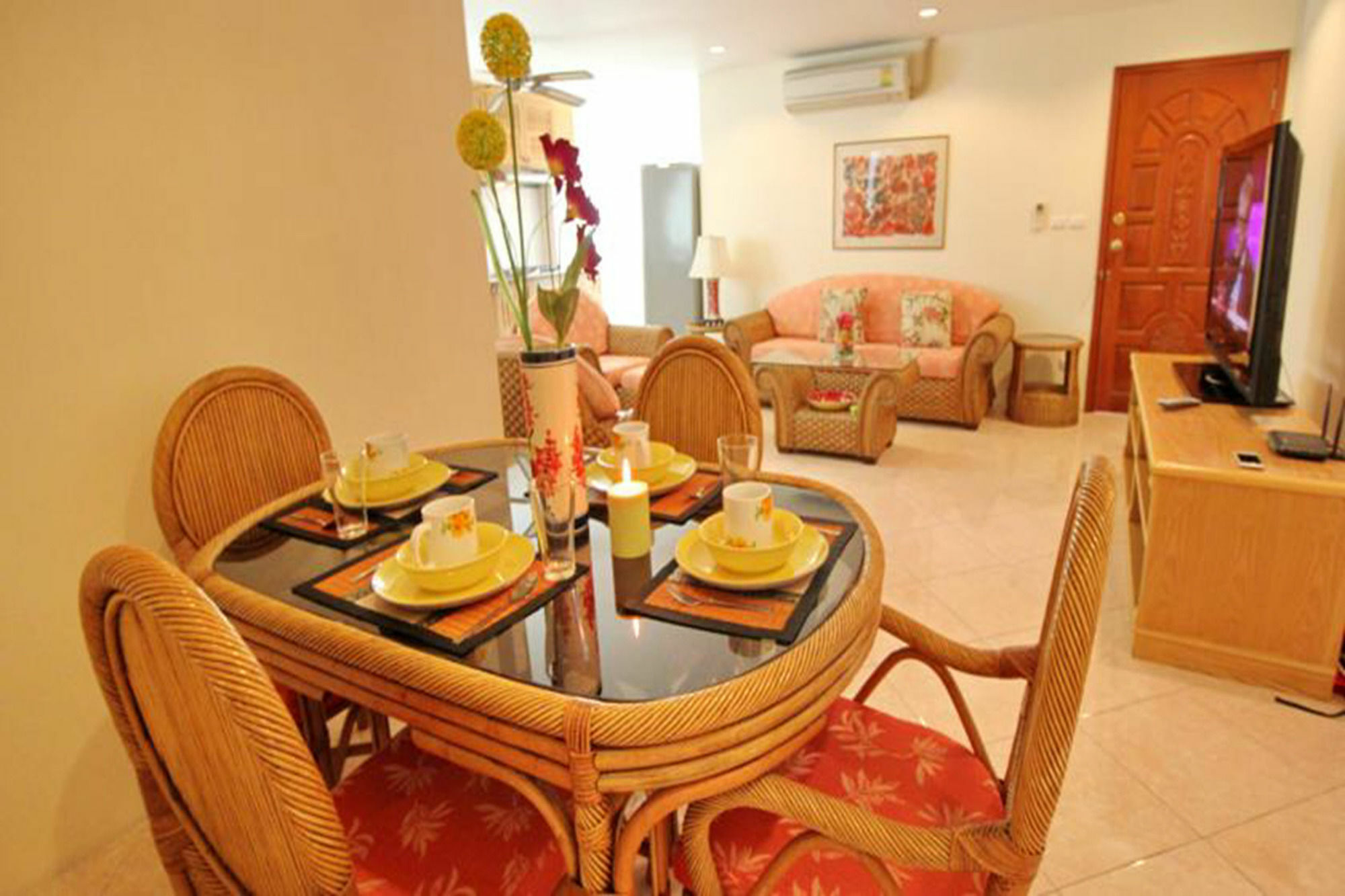 Butterfly Garden Boutique Residences Apts And Villas, A Lifestyle Destination Ex Lg 1-3 Bedroom Units , Full Kitchen, 2 Full Bathrooms, Rain Shower, Bath, Free Bbq, Free Fast Fiber Optic Wifi, Staff 24-7 Aparthotel Pattaya
