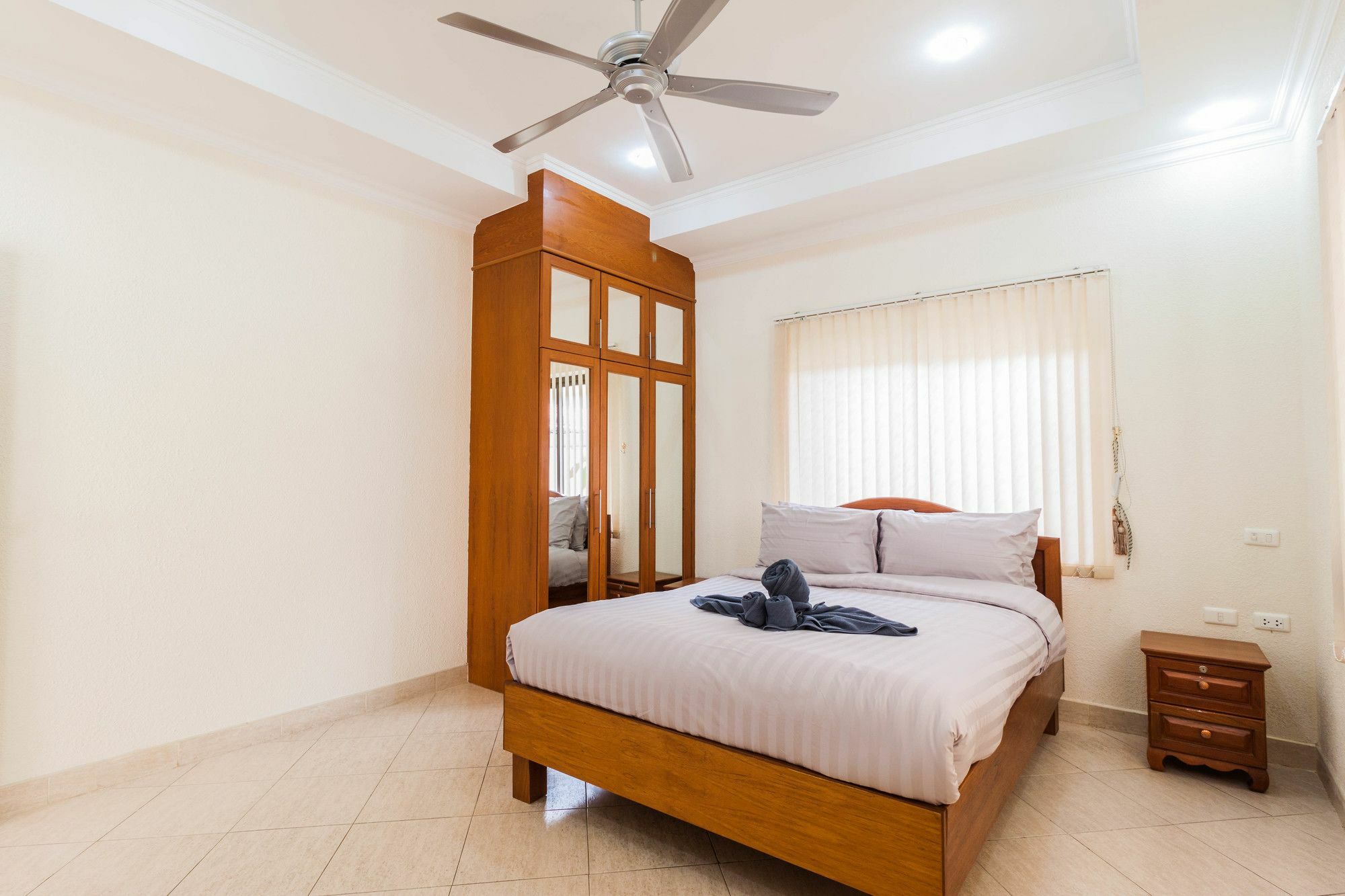 Jomtien Pool By Sunny Villa Pattaya