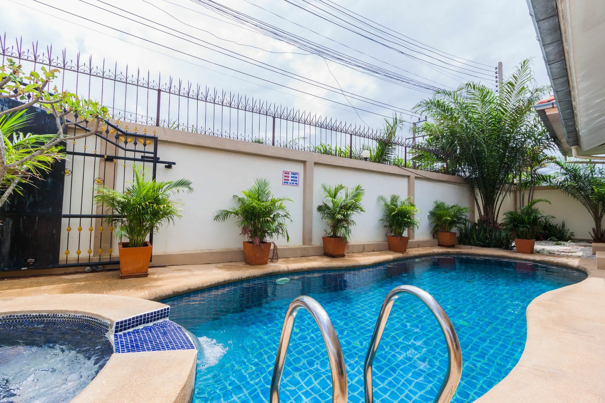 Jomtien Pool By Sunny * Pattaya