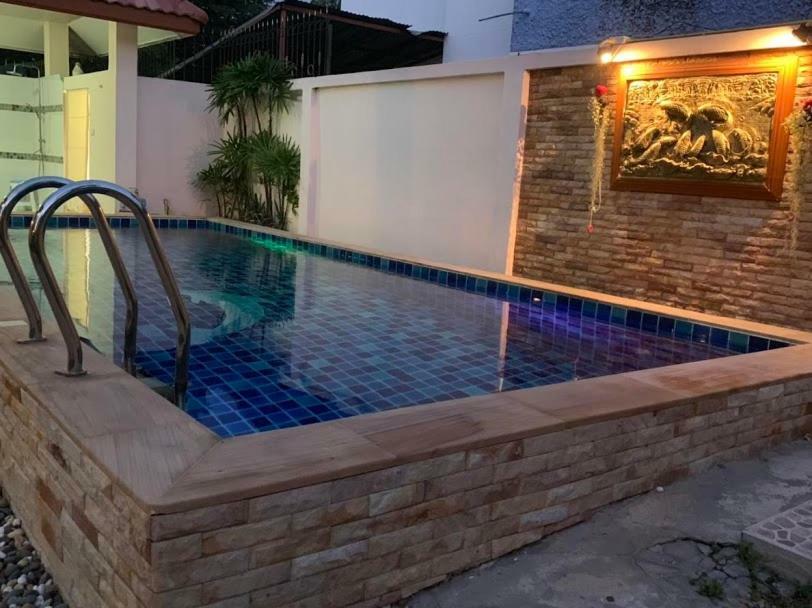 Yoch Pool